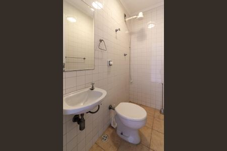 Casa de condomínio para alugar com 152m², 3 quartos e 2 vagasBanheiro de Serviço