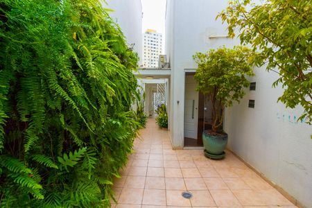 Casa de condomínio para alugar com 152m², 3 quartos e 2 vagasQuintal