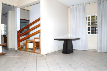 Sala de casa para alugar com 3 quartos, 316m² em Vitoria, Belo Horizonte
