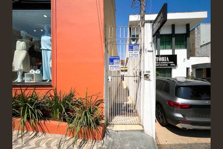 Casa à venda com 90m², 2 quartos e sem vaga Casa à venda com 90m², 2 quartos e sem vagaFachada