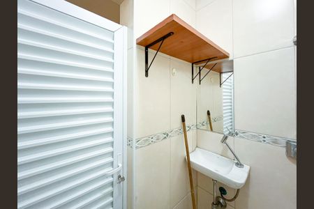 Casa à venda com 90m², 2 quartos e sem vaga Casa à venda com 90m², 2 quartos e sem vagaBanheiro de serviço