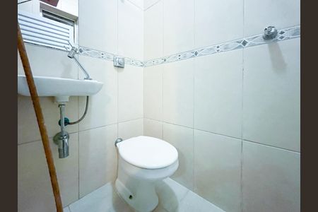 Casa à venda com 90m², 2 quartos e sem vaga Casa à venda com 90m², 2 quartos e sem vagaBanheiro de serviço