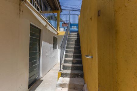 Casa para alugar com 26m², 1 quarto e sem vaga Casa para alugar com 26m², 1 quarto e sem vagaEscada