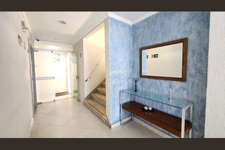 Apartamento para alugar com 116m², 2 quartos e 1 vaga Apartamento para alugar com 116m², 2 quartos e 1 vagaHall de entrada