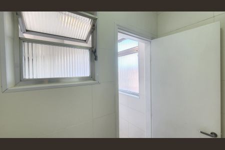 Apartamento para alugar com 116m², 2 quartos e 1 vaga Apartamento para alugar com 116m², 2 quartos e 1 vagaBanheiro de serviço