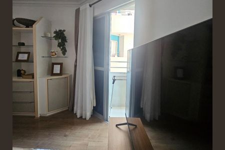Sala de apartamento para alugar com 3 quartos, 75m² em Barreiros, São José