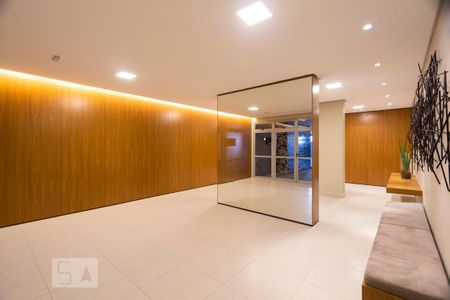 Apartamento para alugar com 50m², 2 quartos e 1 vaga Apartamento para alugar com 50m², 2 quartos e 1 vagaHall social