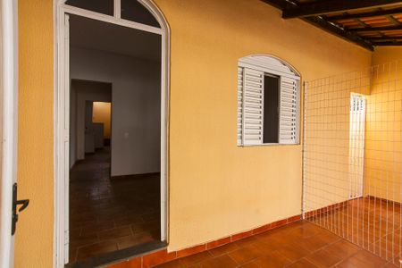Casa para alugar com 80m², 2 quartos e 1 vagaFachada