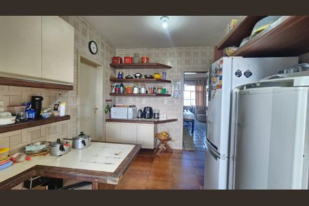 Apartamento para alugar com 310m², 4 quartos e 2 vagas Apartamento para alugar com 310m², 4 quartos e 2 vagasCozinha