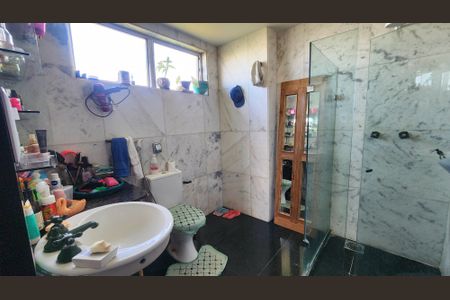 Apartamento para alugar com 310m², 4 quartos e 2 vagas Apartamento para alugar com 310m², 4 quartos e 2 vagasBanheiro da Suíte 2