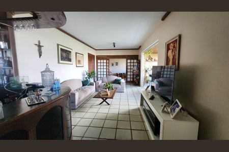 Apartamento para alugar com 310m², 4 quartos e 2 vagas Apartamento para alugar com 310m², 4 quartos e 2 vagasSala 2