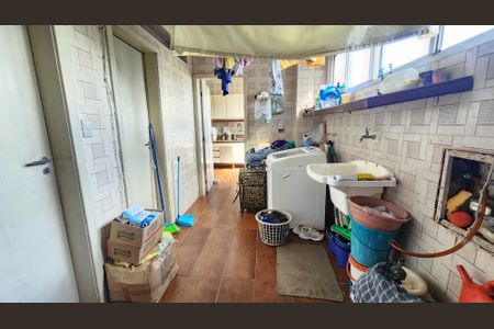 Apartamento para alugar com 310m², 4 quartos e 2 vagas Apartamento para alugar com 310m², 4 quartos e 2 vagasÁrea de Serviço