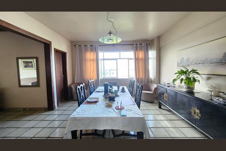 Apartamento para alugar com 310m², 4 quartos e 2 vagas Apartamento para alugar com 310m², 4 quartos e 2 vagasSala 3