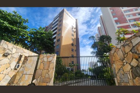 Apartamento para alugar com 310m², 4 quartos e 2 vagas Apartamento para alugar com 310m², 4 quartos e 2 vagasFachada