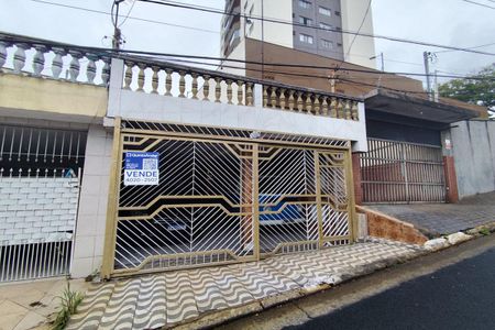 Casa à venda com 200m², 4 quartos e 2 vagas Casa à venda com 200m², 4 quartos e 2 vagasFachada