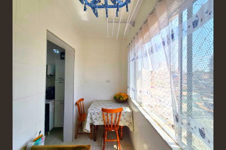 Apartamento à venda com 74m², 2 quartos e 1 vagaÁrea de Serviço 