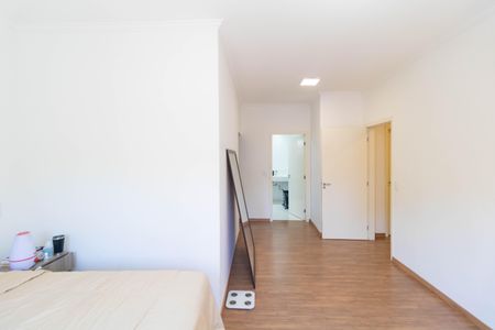 Casa à venda com 550m², 4 quartos e 7 vagasSuíte 01