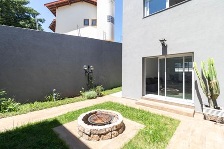 Casa à venda com 550m², 4 quartos e 7 vagaspátio