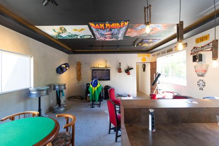 Casa à venda com 550m², 4 quartos e 7 vagasMezanino - Pub