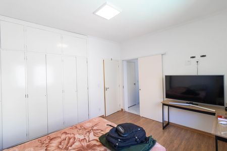 Casa à venda com 550m², 4 quartos e 7 vagasSuíte 02