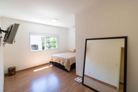 Casa à venda com 550m², 4 quartos e 7 vagasSuíte 01