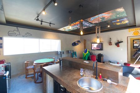 Casa à venda com 550m², 4 quartos e 7 vagasMezanino - Pub