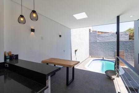 Casa à venda com 550m², 4 quartos e 7 vagasChurrasqueira