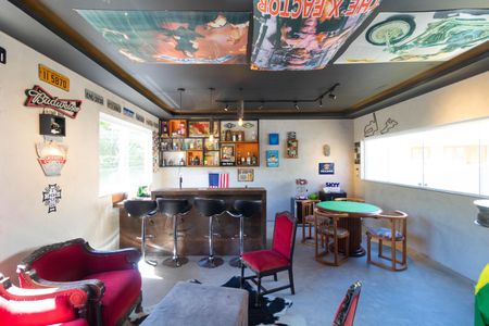 Casa à venda com 550m², 4 quartos e 7 vagasMezanino - Pub