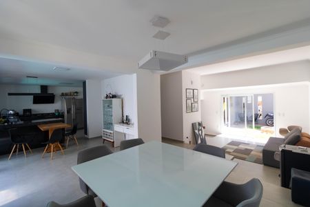 Casa à venda com 550m², 4 quartos e 7 vagasSalas