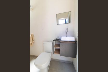 Casa à venda com 550m², 4 quartos e 7 vagasBanheiro externo