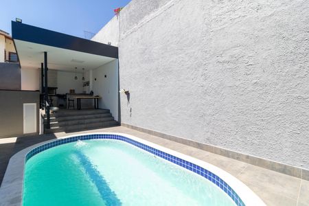Casa à venda com 550m², 4 quartos e 7 vagasPiscina