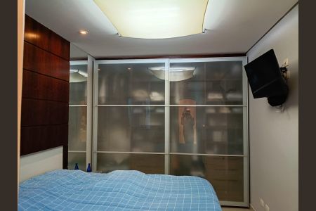 Casa à venda com 260m², 4 quartos e 8 vagas Casa à venda com 260m², 4 quartos e 8 vagasQuarto