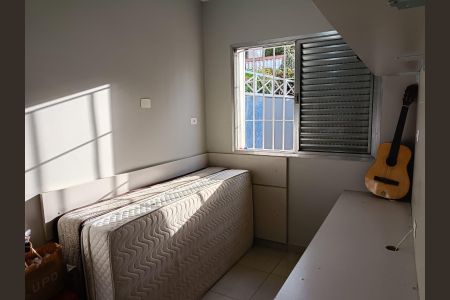 Casa à venda com 260m², 4 quartos e 8 vagas Casa à venda com 260m², 4 quartos e 8 vagasQuarto