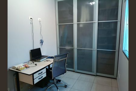 Casa à venda com 260m², 4 quartos e 8 vagas Casa à venda com 260m², 4 quartos e 8 vagasEscritório