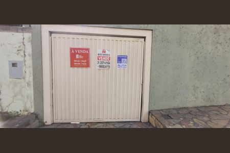 Casa para alugar com 102m², 6 quartos e 3 vagasFachada