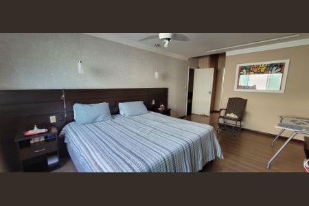 Casa para alugar com 102m², 6 quartos e 3 vagasSuíte 3