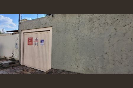 Casa para alugar com 102m², 6 quartos e 3 vagasFachada