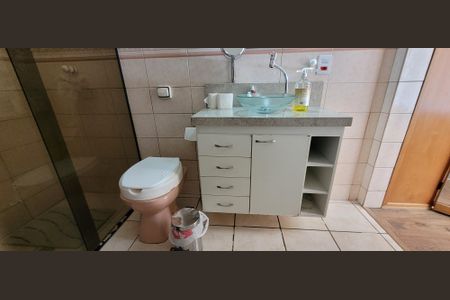 Casa para alugar com 102m², 6 quartos e 3 vagasBanheiro da Suíte