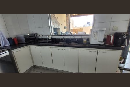 Casa para alugar com 102m², 6 quartos e 3 vagasCozinha