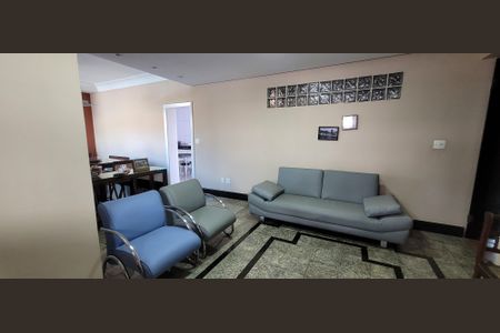 Casa para alugar com 102m², 6 quartos e 3 vagasSala