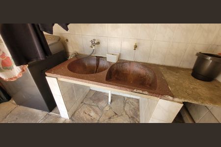 Casa para alugar com 102m², 6 quartos e 3 vagasÁrea de Serviço