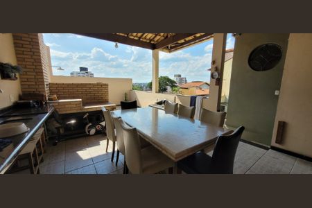 Casa para alugar com 102m², 6 quartos e 3 vagasVaranda da Cozinha