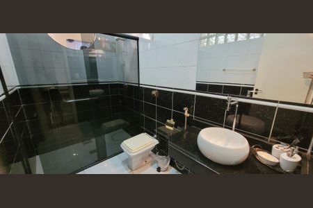 Casa para alugar com 102m², 6 quartos e 3 vagasBanheiro Social