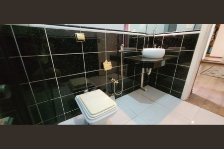 Casa para alugar com 102m², 6 quartos e 3 vagasBanheiro Social