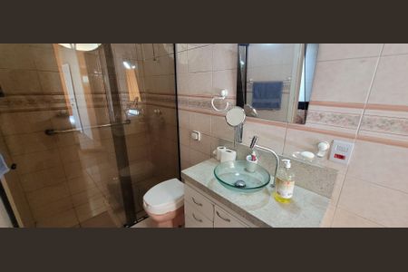 Casa para alugar com 102m², 6 quartos e 3 vagasBanheiro da Suíte