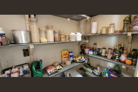 Casa para alugar com 102m², 6 quartos e 3 vagasDespensa