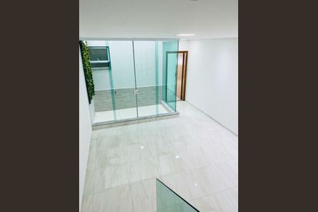 Casa à venda com 3 quartos, 220m² em Vila Esperança, São Paulo