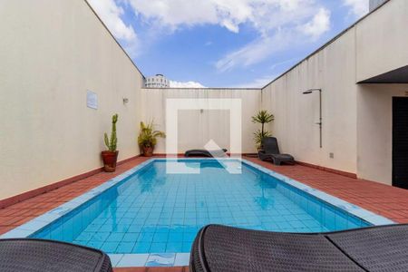 Apartamento à venda com 32m², 1 quarto e 1 vaga Apartamento à venda com 32m², 1 quarto e 1 vagaÁrea comum - Piscina