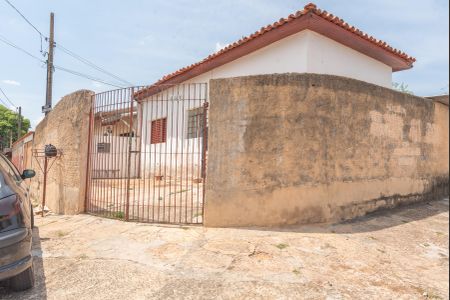 Casa à venda com 120m², 2 quartos e 1 vagaFachada