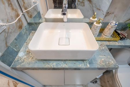 Apartamento à venda com 40m², 2 quartos e 1 vaga Apartamento à venda com 40m², 2 quartos e 1 vagaBanheiro